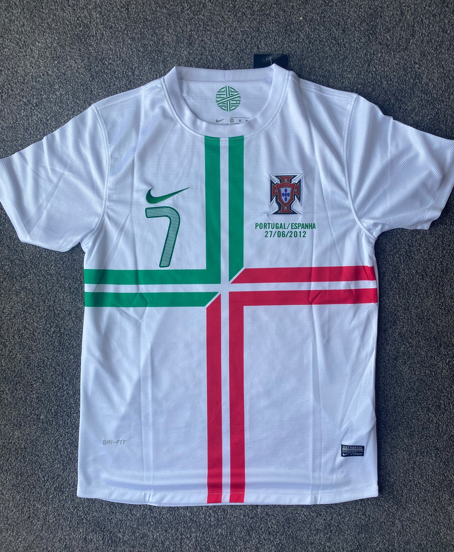 Portugal 2012/13 away kit - M